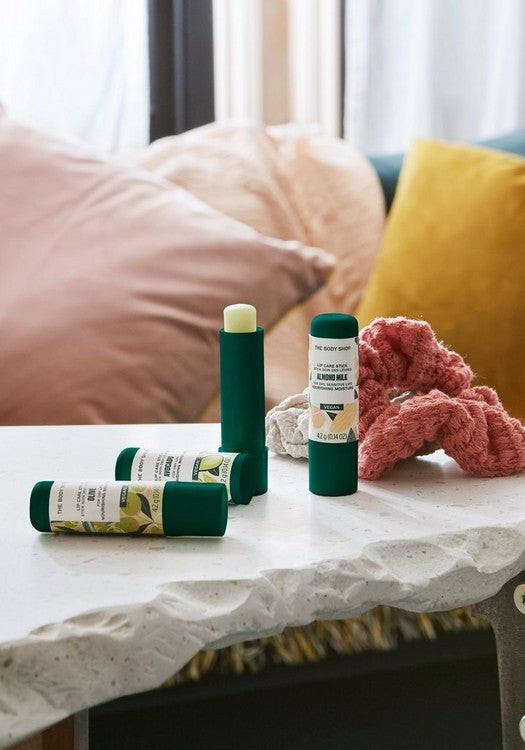 body shop vitamin c lip balm Swipe It Moisturising Tinted and welcome in luscious Vitamin C + E Gloss